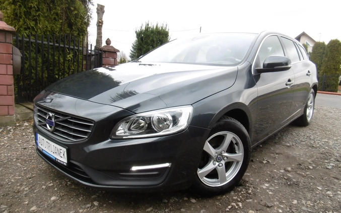Volvo V60 cena 38900 przebieg: 274213, rok produkcji 2015 z Nowe Warpno małe 781